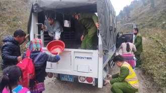 Công an xã Nậm Có kịp thời cứu giúp sản phụ chuyển dạ dọc đường