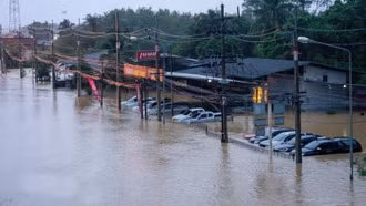Mưa lũ nghiêm trọng càn quét Đông Nam Á, Thái Lan dồn lực ứng phó