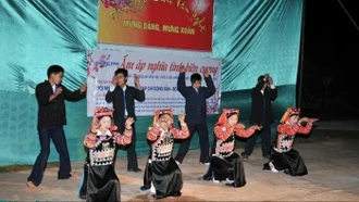 Giữ lửa vòng xòe của dân tộc Hà Nhì