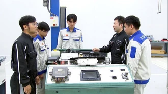 Đòn bẩy thể chế để giáo dục nghề cất cánh