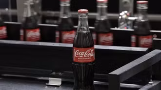 Coca-Cola cam kết dùng đường mía để 'nước Mỹ khỏe mạnh trở lại'
