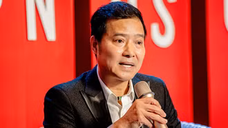 Ra mắt hồi ký ở tuổi 54, danh thủ Hồng Sơn liệu có gây tranh cãi?