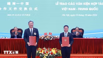 Trao văn kiện thúc đẩy hợp tác thương mại Việt Nam - Trung Quốc