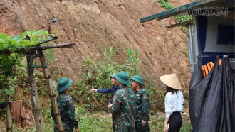 Phường Nam Cường kiểm tra thực địa, đánh giá cấp độ nguy hiểm tại các điểm có nguy cơ sạt lở cao