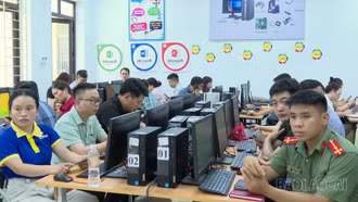 Bản Xèo tổ chức tập huấn kỹ năng số, ứng dụng trí tuệ nhân tạo cho 73 học viên