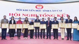 Tuyên dương 106 gia đình, dòng họ hiếu học, cộng đồng khuyến học