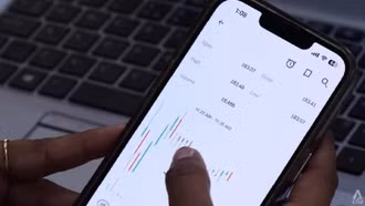 Rủi ro từ làn sóng nhà đầu tư cá nhân bùng nổ tại Ấn Độ