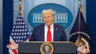 Tổng thống Mỹ D. Trump ký sắc lệnh giảm giá thuốc