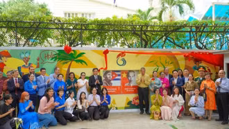 Tranh tường độc đáo ghi dấu tình bạn Việt Nam - Cuba giữa lòng thành phố mang tên Bác