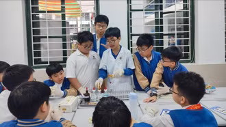 Triển khai giáo dục AI trong trường phổ thông: Cần thiết và cẩn trọng