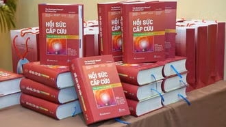 Thêm cuốn sách y khoa giúp rút ngắn “giờ vàng” cứu sống bệnh nhân