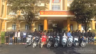 Công an xã Văn Bàn xử lý 28 thanh thiếu niên tụ tập gây mất trật tự công cộng