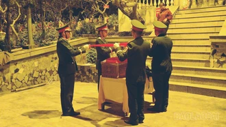 Trang trọng tổ chức lễ dâng hương, phủ Quốc kỳ và di chuyển hài cốt liệt sĩ Trần Văn Toàn