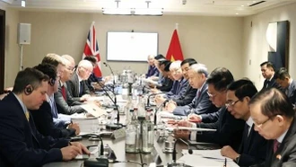 Tổng Bí thư Tô Lâm dự tọa đàm về công nghệ AI và chip bán dẫn tại Anh