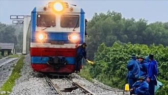 Tiếp tục ngừng chạy một số đôi tàu trong ngày 8 - 9/11