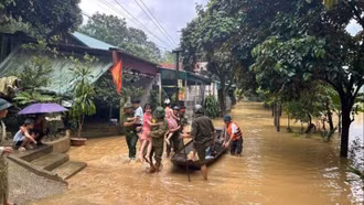 Công điện của Thủ tướng về khẩn trương khắc phục hậu quả bão số 10 và mưa lũ