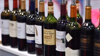 Ba Lan xem xét cấm bán rượu bia ban đêm để giảm tội phạm và rủi ro sức khỏe