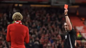 Tiền đạo Liverpool ghi bàn rồi nhận thẻ đỏ vì ăn mừng