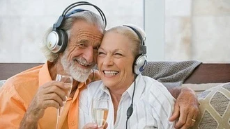 Âm nhạc có thể làm giảm nguy cơ sa sút trí tuệ ở người cao tuổi