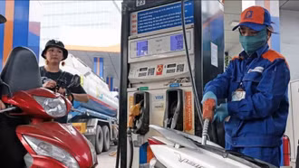 Giá xăng dầu đồng loạt tăng, RON95-III lên mức 20.608 đồng mỗi lít