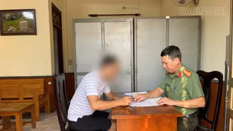 Công an phường Yên Bái xử phạt cơ sở trò chơi điện tử hoạt động quá giờ quy định