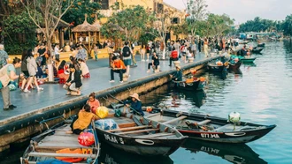 Vì sao Việt Nam trở thành điểm đến hấp dẫn hàng đầu với khách quốc tế?
