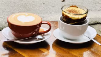 Nghiên cứu 50.000 người trong 30 năm đánh giá tác dụng của uống cà phê mỗi ngày