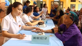 Người từ 75 tuổi hưởng hưu trí được BHYT chi trả 100% chi phí khám, chữa bệnh