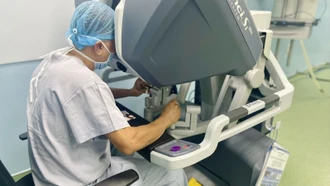 Lần đầu tiên Việt Nam ứng dụng robot điều trị phổi biệt lập hiếm gặp