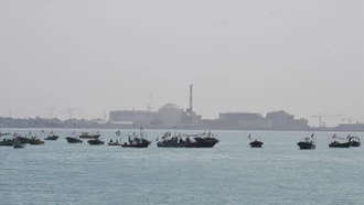 Các hãng vận tải biển lớn đình chỉ hoạt động qua Eo biển Hormuz