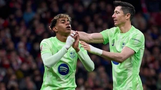 Yamal và Lewandowski nhận án phạt, HLV Hansi Flick bị cấm một trận