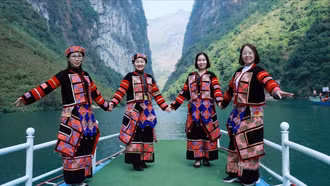 Lửa di sản trên miền đá xám