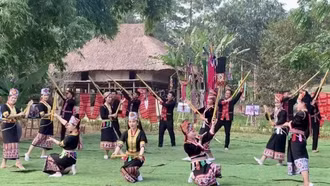 Tháng 8 về Làng trải nghiệm văn hóa truyền thống