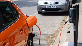 Anh chi 650 triệu bảng hỗ trợ người dùng xe điện