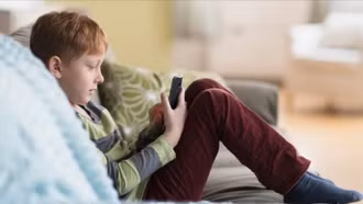 EU đẩy mạnh bảo vệ trẻ vị thành niên trong môi trường trực tuyến