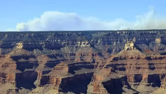 Cháy rừng tại 2 công viên quốc gia Mỹ khiến nhiều người phải sơ tán