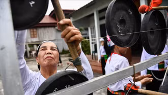 Người phụ nữ U80 lưu giữ văn hóa Mường trên đất Tổ