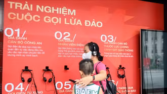 Trải nghiệm 6 cuộc gọi lừa đảo tại bờ hồ Hoàn Kiếm