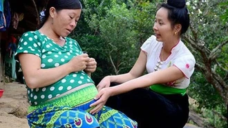 Vai trò của cô đỡ thôn bản trong hành trình 1000 ngày đầu đời - giai đoạn 'vàng' cho trẻ phát triển toàn diện