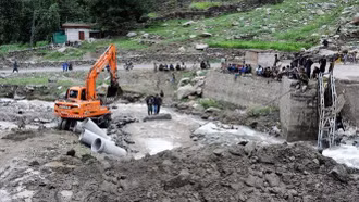 Mưa lớn và lũ quét tại Pakistan khiến 321 người thiệt mạng trong 48 giờ qua