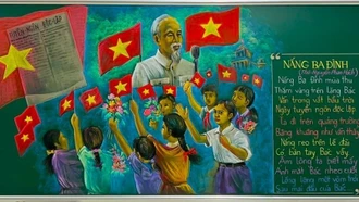 Thầy giáo tái hiện khoảnh khắc lịch sử 2/9 bằng phấn màu