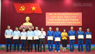 Trấn Yên khen thưởng các tập thể, cá nhân tham gia khắc phục hoàn lưu bão số 10