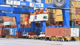 Việt Nam xuất siêu đạt gần 20 tỷ USD trong 10 tháng năm 2025