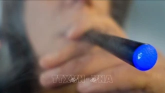 Singapore mạnh tay đối phó với thuốc lá điện tử