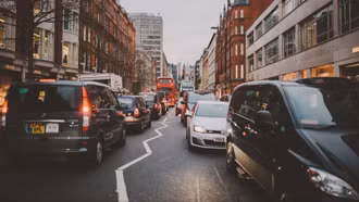 Xe điện - 'Mắt xích' giúp giảm đáng kể ô nhiễm không khí tại Anh