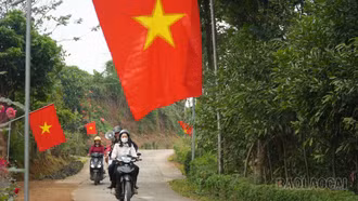 “Đi từng xóm, nhắc từng nhà” vận động cử tri tham gia bầu cử