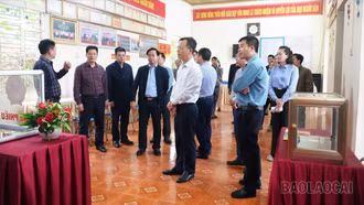 Phó Chủ tịch UBND tỉnh Nguyễn Thành Sinh kiểm tra công tác chuẩn bị bầu cử tại các xã Gia Phú, Khánh Yên, Chiềng Ken và Tằng Loỏng