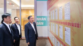 Đảng ta muôn vạn tấm lòng niềm tin