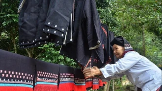 'Sống chậm' ở bản Sưng