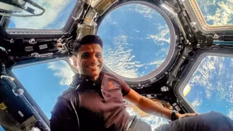 Phi hành gia Ấn Độ truyền cảm hứng cho thế hệ trẻ đam mê không gian vũ trụ